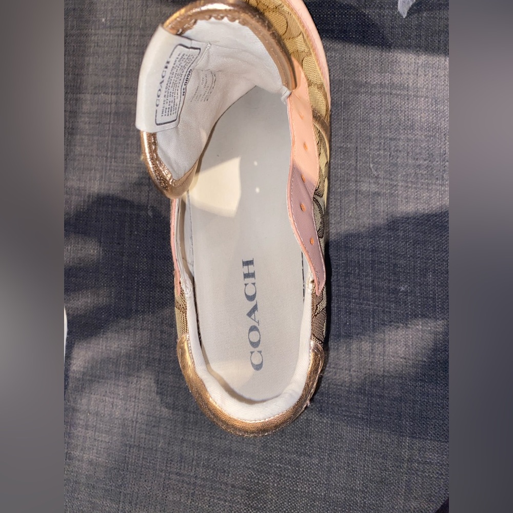 Coach Signature Jacquard Runner Khaki Petal
Suede Leather Sneakers